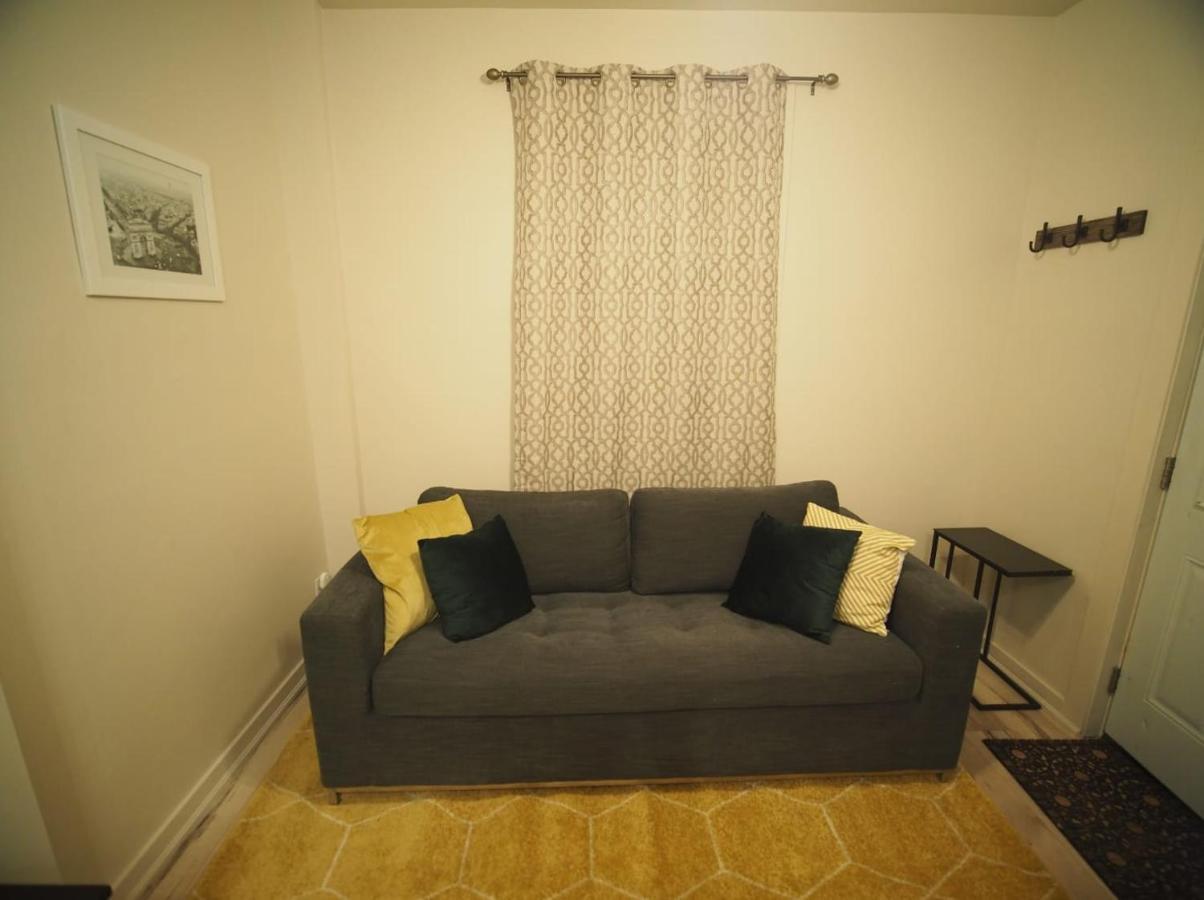 Cozy 1 Bedroom Centrally Located Hamilton Exteriér fotografie